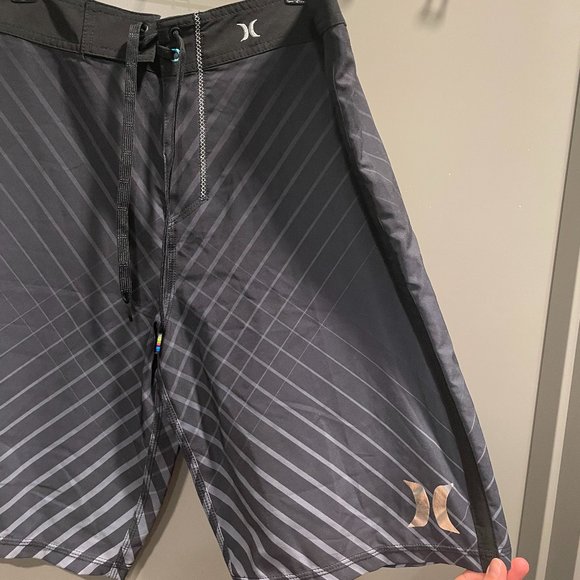 Hurley 34 Inch Black & Grey Stripe Board Shorts - Picture 2 of 11